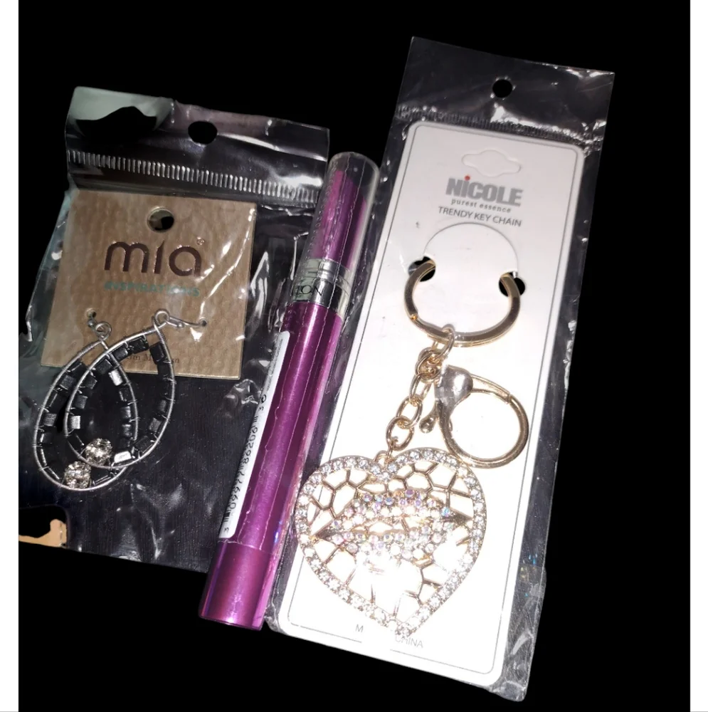 Beauty bundle of 8 items new with tags and coach HANGTAG EUC - Picture 2 of 4